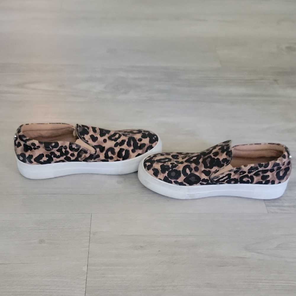 Steve Madden Brown and Black Sneakers with Leopard Print - Picture 5 of 7